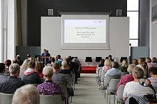 Arne Frankenstein während der Begrüßung