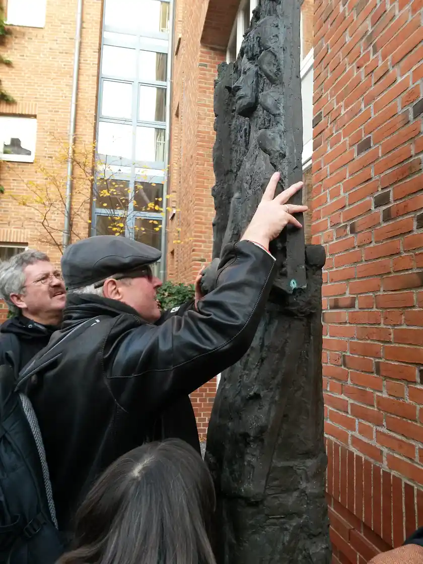 Dr. Joachim Steinbrück während des Stadtrundgangs