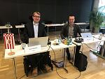 Arne Frankenstein und Kai Steuck während der Konferenz am Tisch