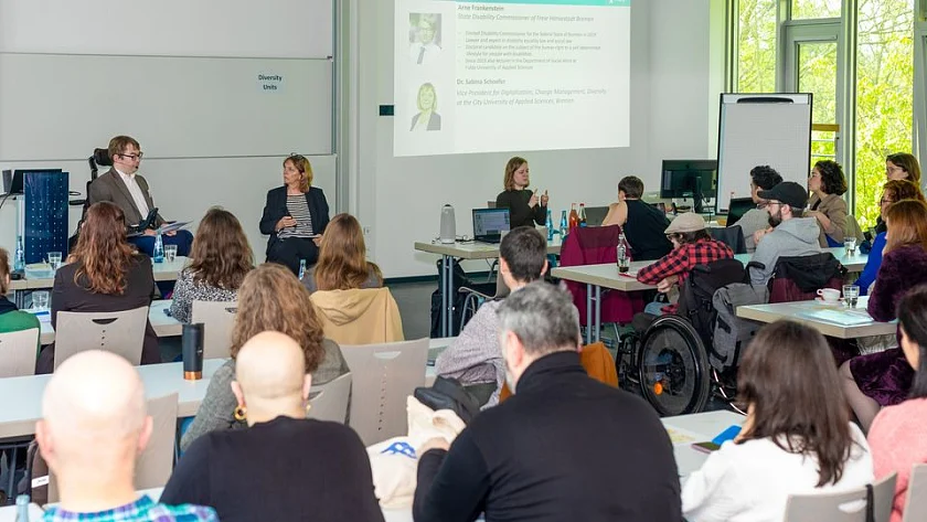Foto zeigt dem LBB während seines Grußworts