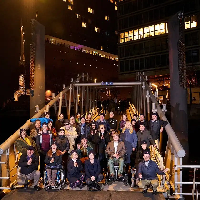 Gruppenbild der Behindertenbeauftragten am Schiffsanleger