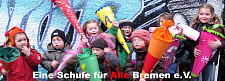 Eine Schule für Alle Bremen e. V. - mehrere Kinder mit Schultüten vor einer bunten Graffitiwand