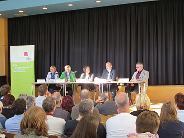 Podiumsdiskussion - von Links: Annette Klausing, Cornelia Rundt, Monica Plate, Holger Stolz und Joachim Steinbrück