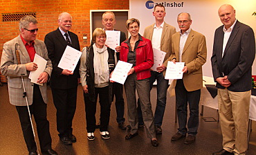 Dr. Joachim Steinbrück (1.v.li.) mit den Unterzeichnern des Positionspapiers zur Inklusion im bremischen Sport