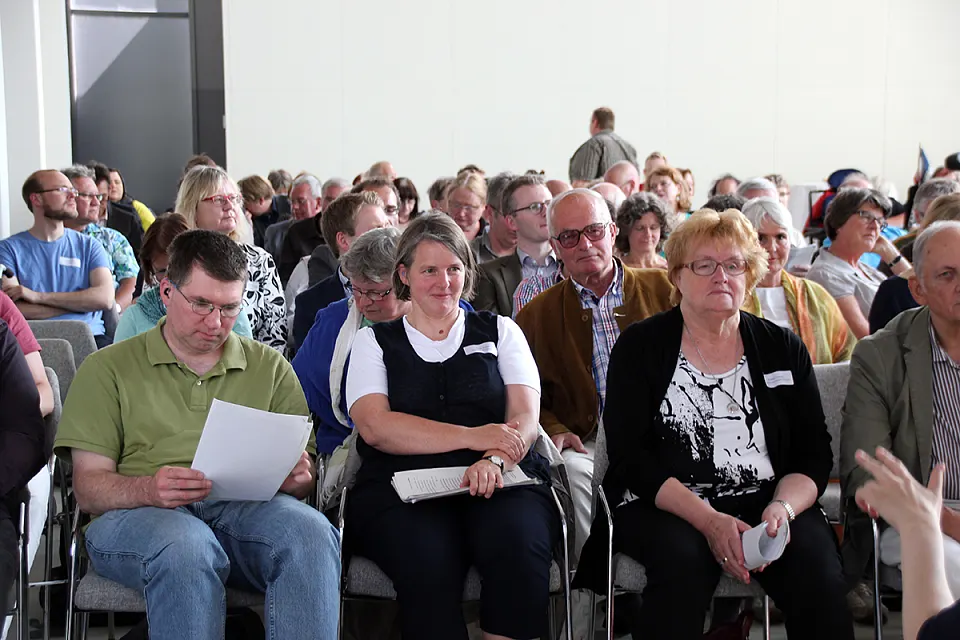 Weiterhin aufmerksam - ein Blick ins Publikum
