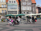 Der Tandem-Tross auf dem Bremer Marktplatz