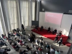 Blick von oben auf den vollen Festsaal der Bürgerschaft