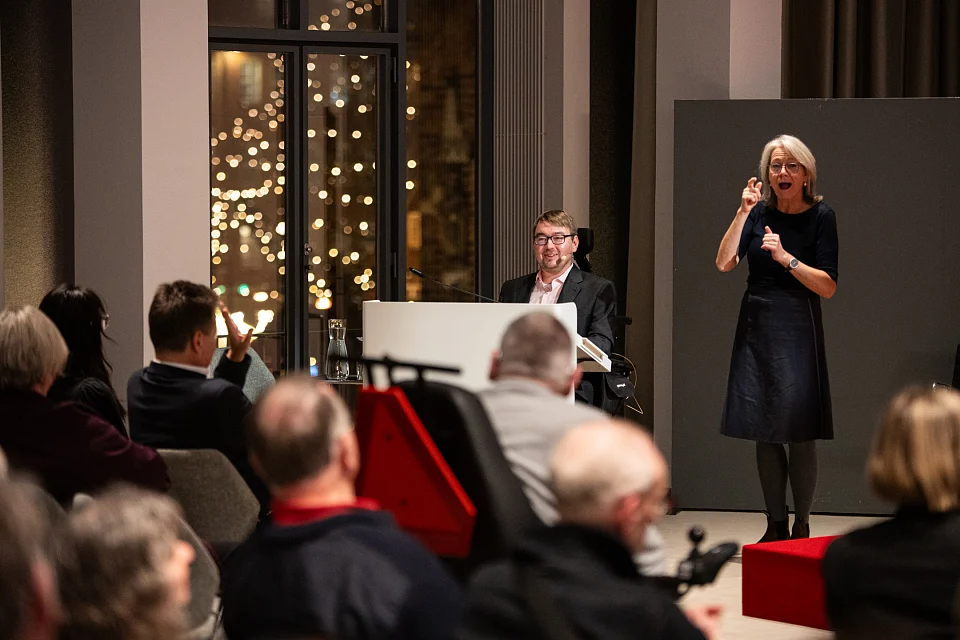 Arne Frankenstein am Rednerpult