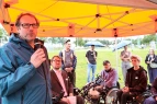 Henning Sklorz hält eine Rede